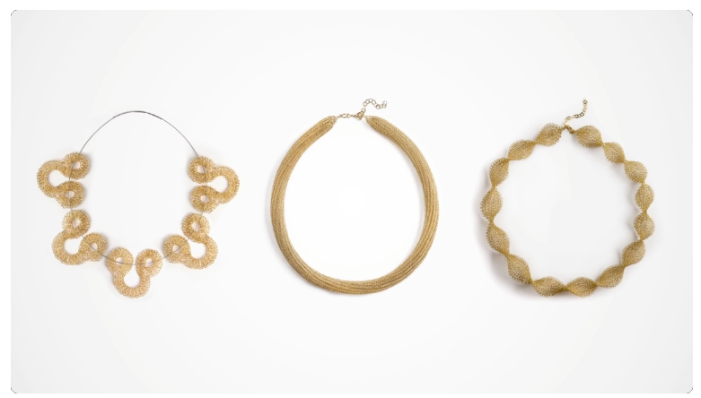 [Domestika] Yoola (Yael) Falk ― Вязаные украшения из проволоки (2024)