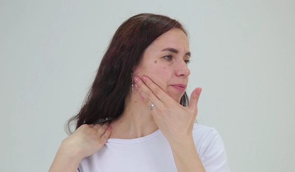 [Игорь Атрощенко] Как подтянуть кожу на шее, убрать вдовий горб и кольца венеры (2022)